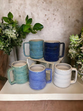 Load image into Gallery viewer, Wavy Mug
